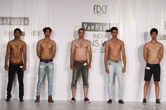 Van Heusen India Men’s Week models